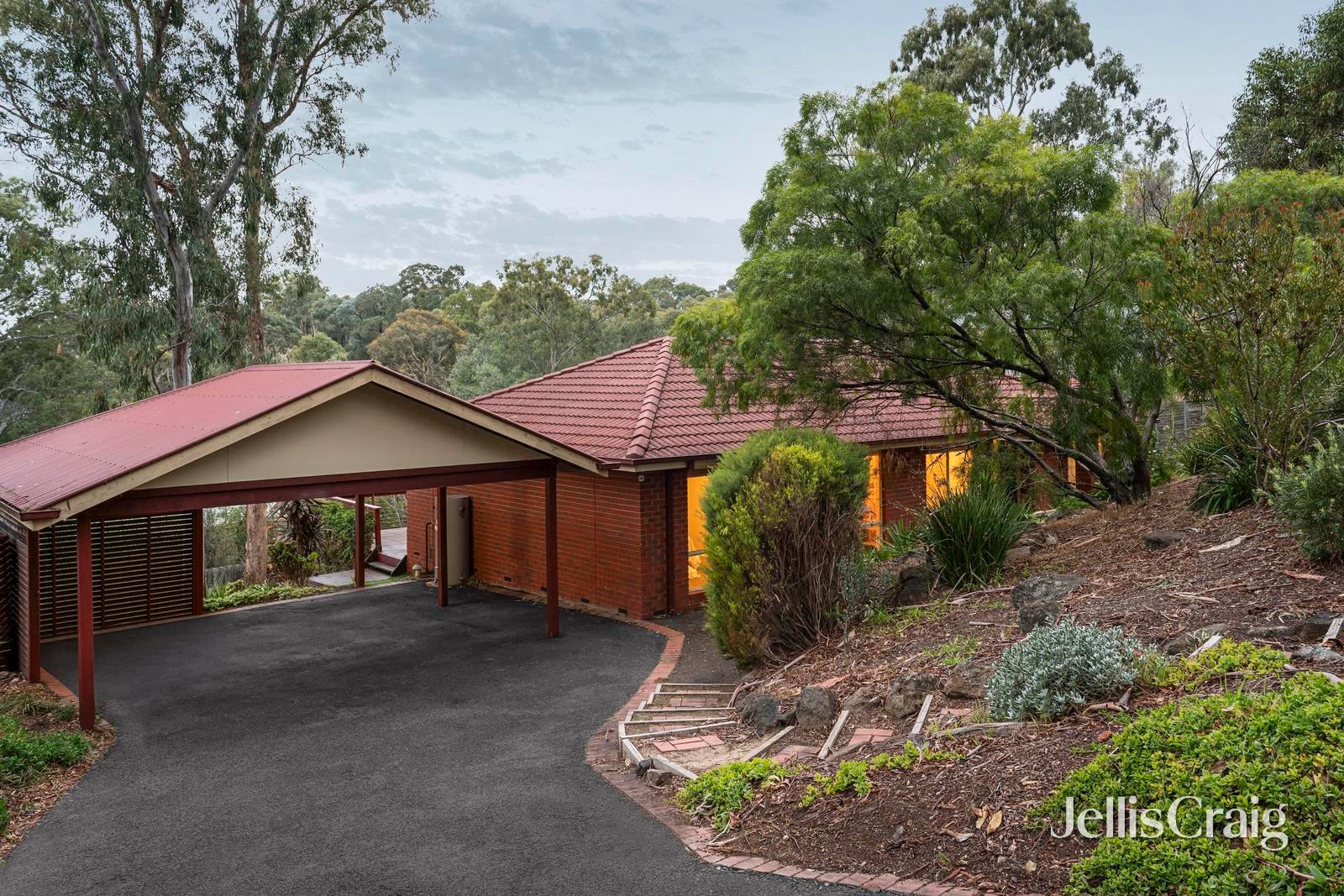 6 Milton Way, Hurstbridge image 1