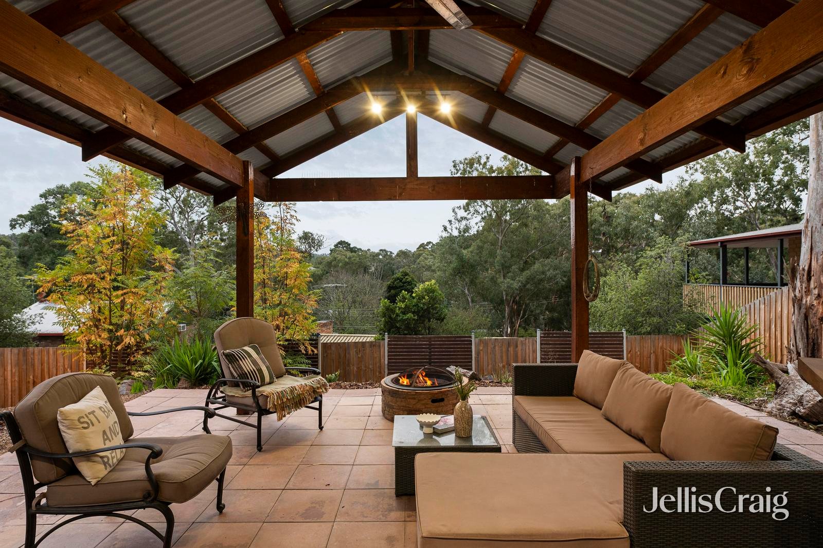 6 Milton Way, Hurstbridge image 2