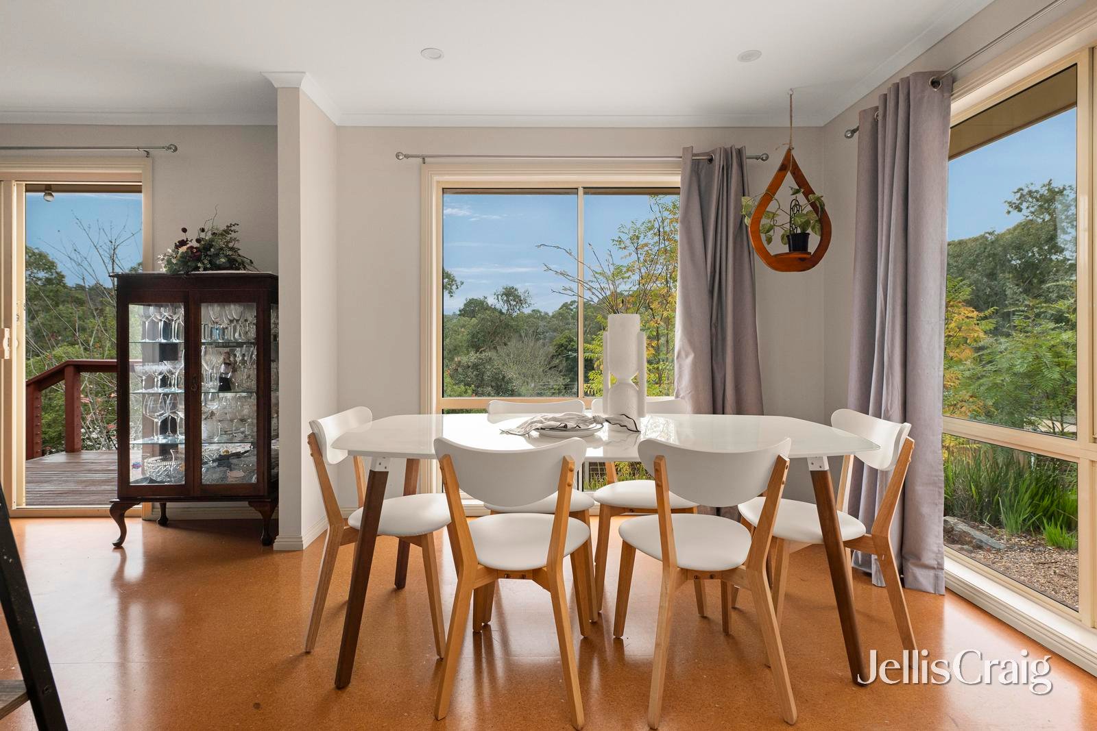 6 Milton Way, Hurstbridge image 6
