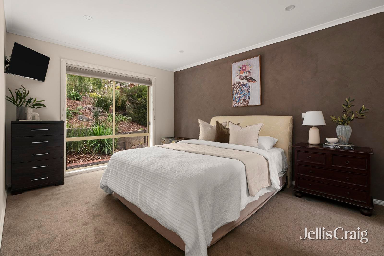 6 Milton Way, Hurstbridge image 9