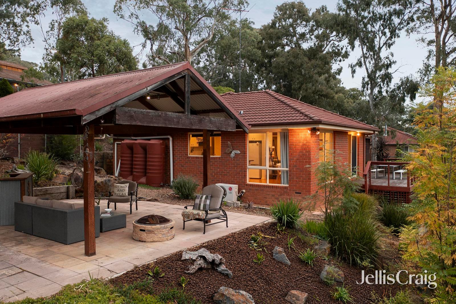 6 Milton Way, Hurstbridge image 14