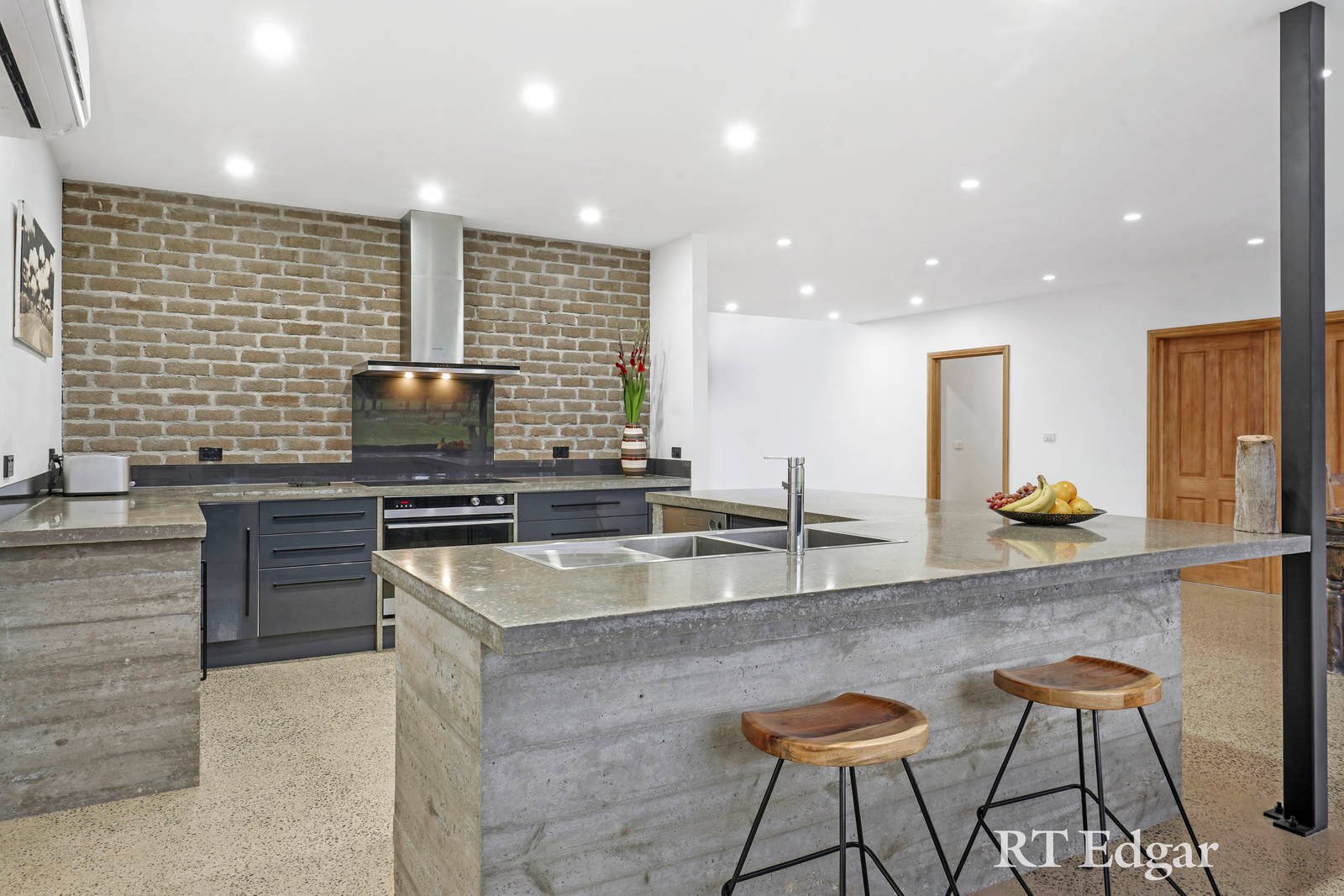 Property Gallery - Main Image