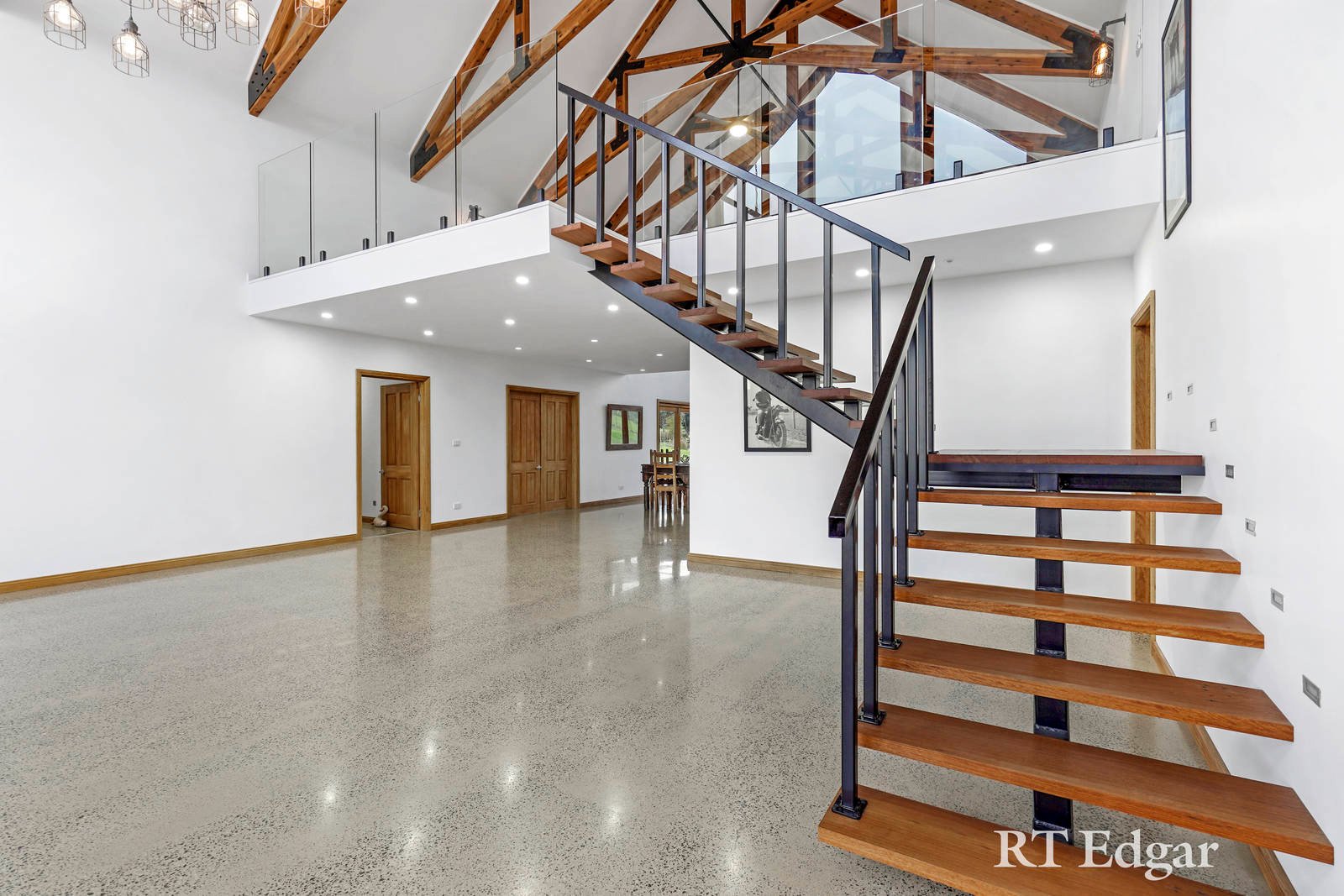Property Gallery Thumbnail 9