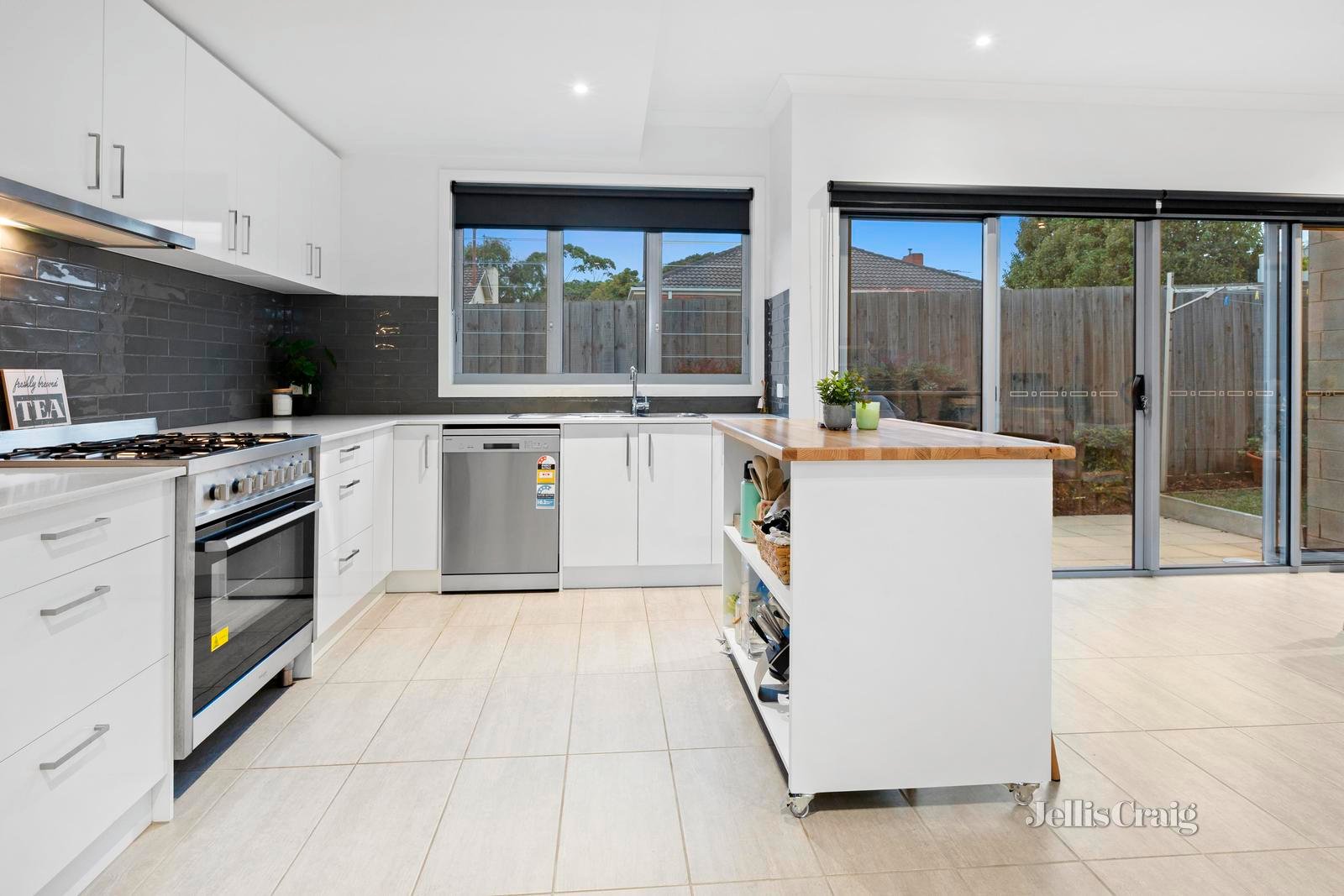 6 Moona Avenue, Mornington image 6