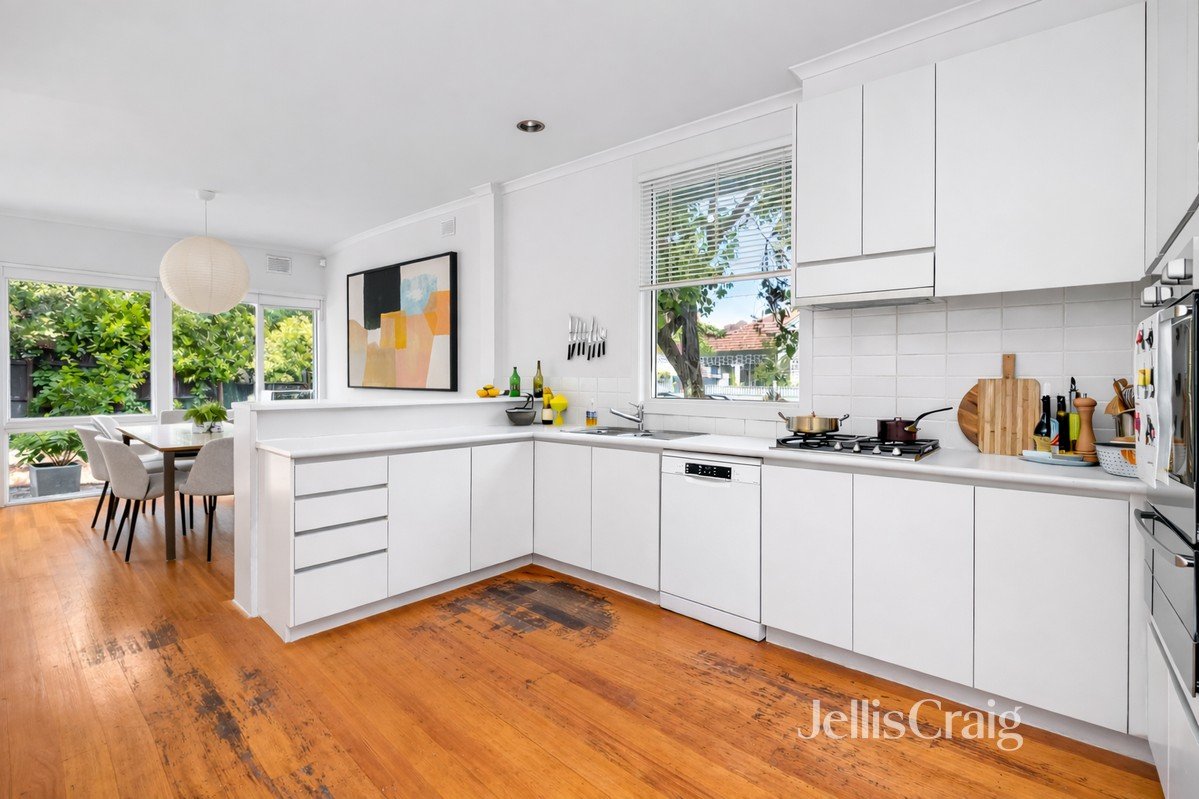 6 Mt Pleasant Grove, Armadale image 3