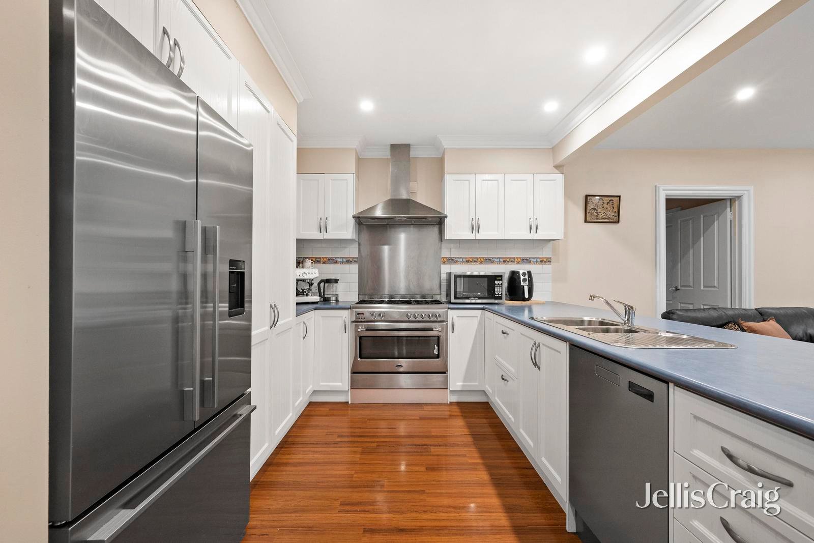 6 Munro Avenue, Lilydale image 5