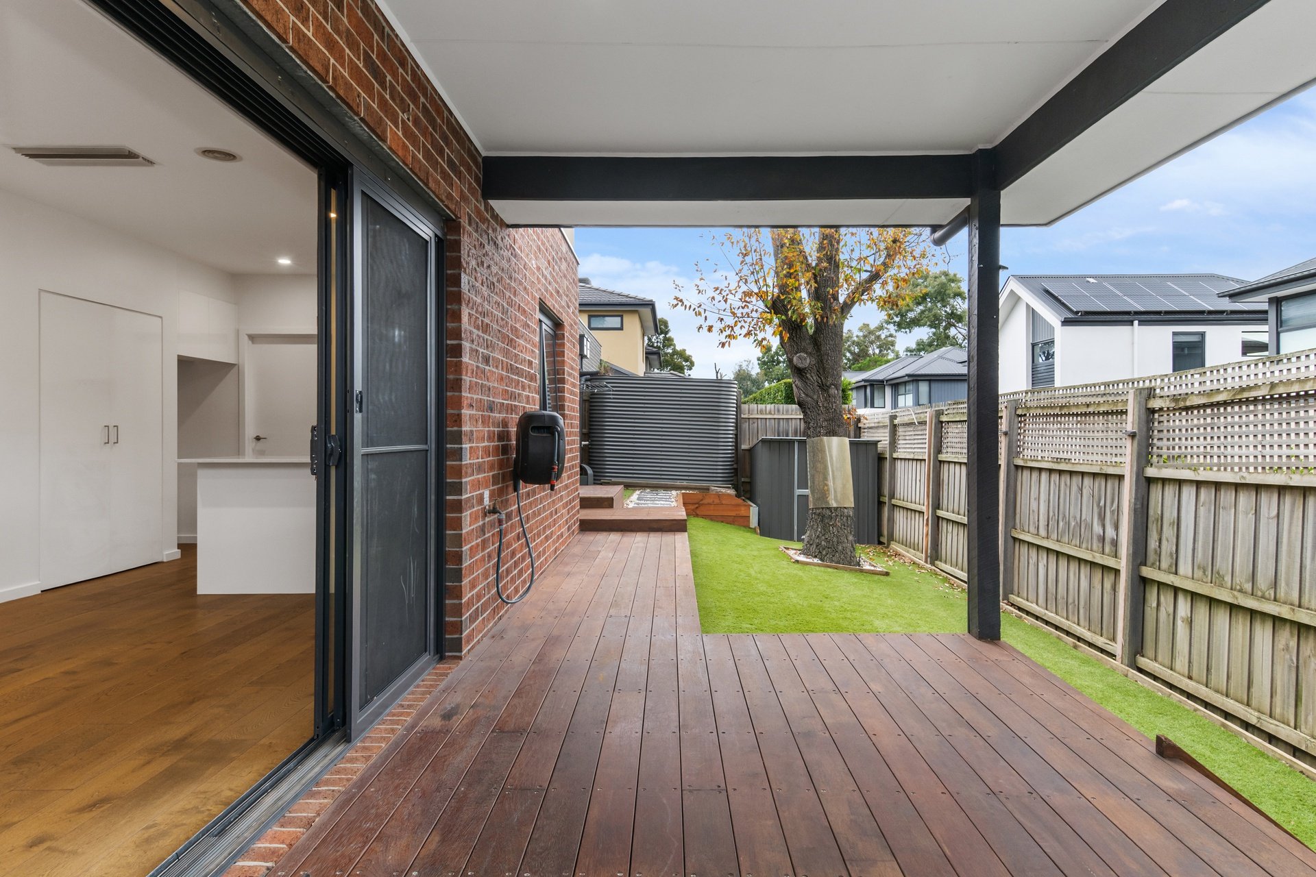 6 Newhaven Lane, Croydon image 8