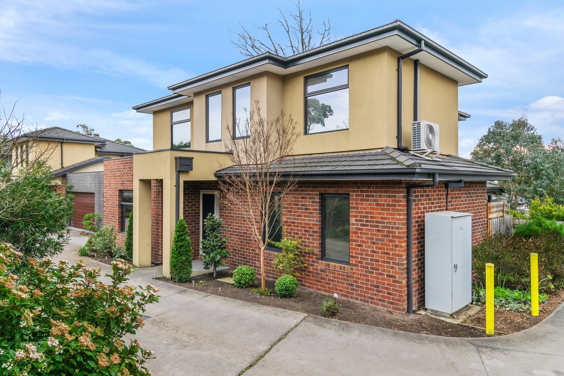 6 Newhaven Lane, Croydon image 1