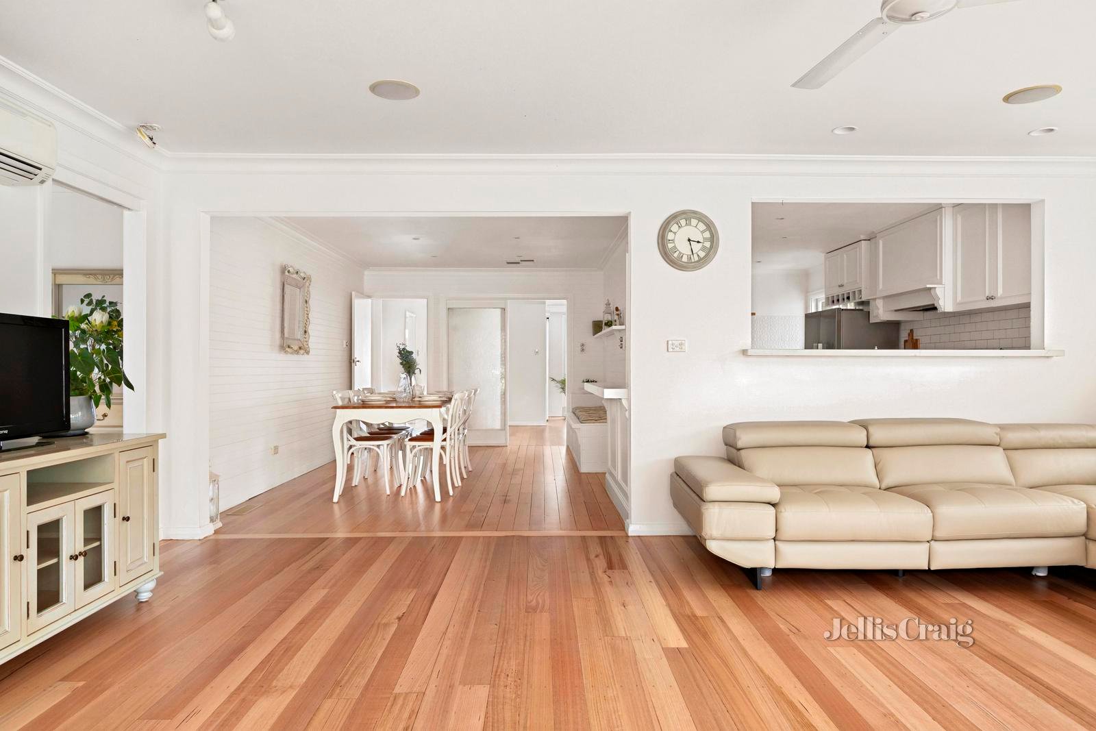 6 Nicola Court, Keilor East image 3