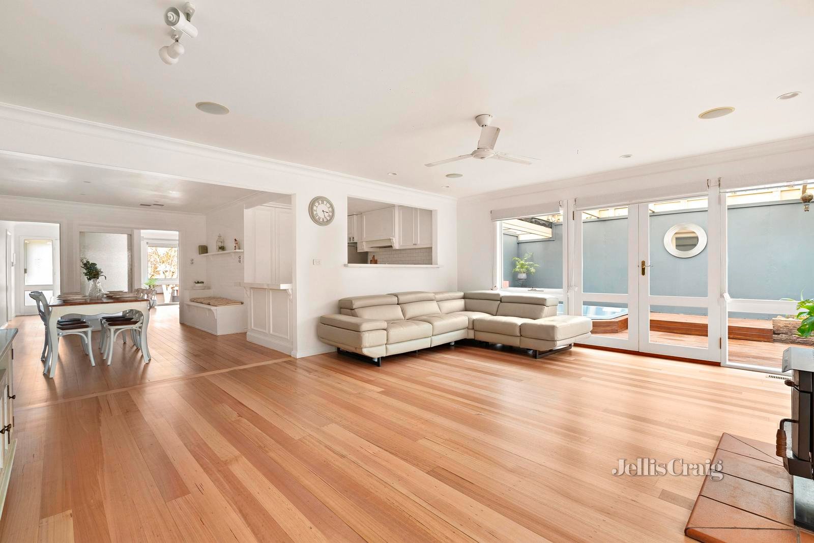 6 Nicola Court, Keilor East image 4