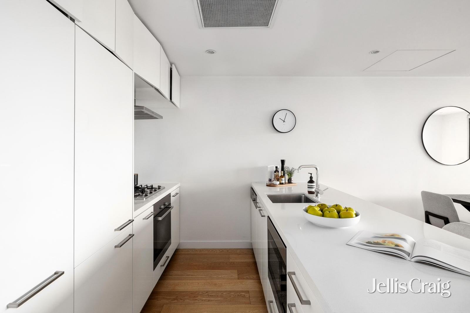 6 Norfolk Place, Malvern image 5