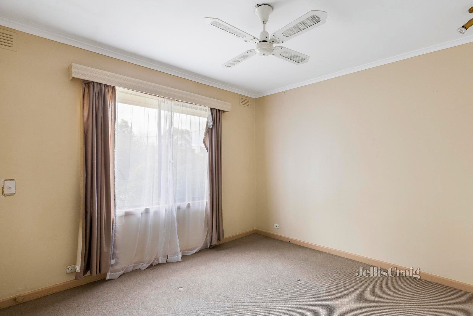 6 Normanby Court, Heidelberg West image 4