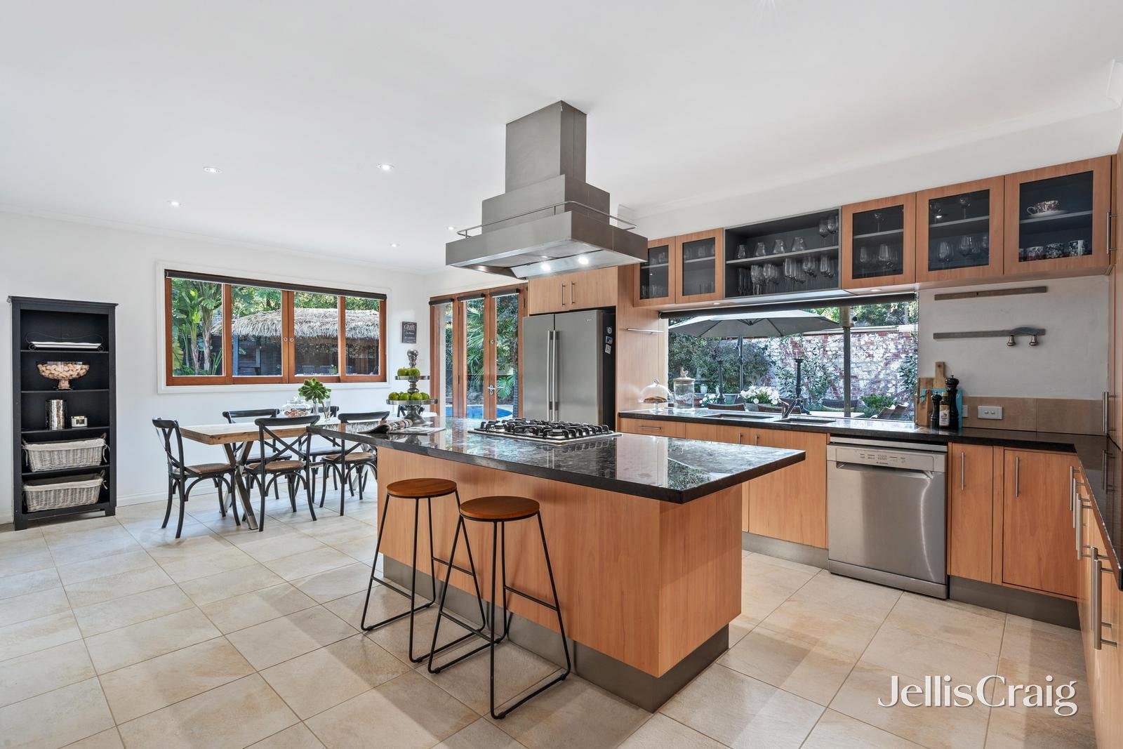 6 Norris Court, Blackburn image 8