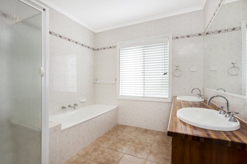 Property Gallery Thumbnail 9