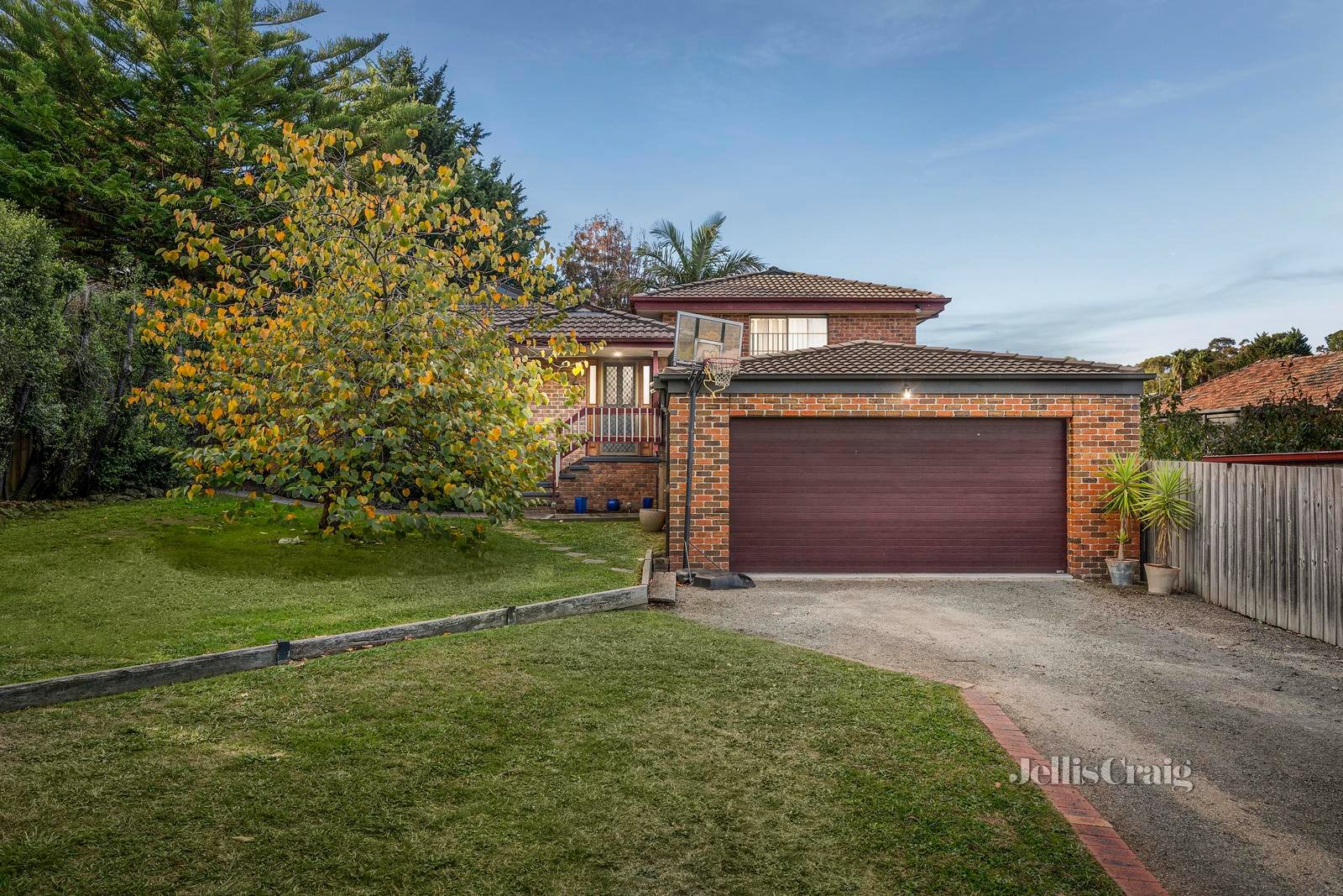 6 Olsen Close, Mooroolbark image 1