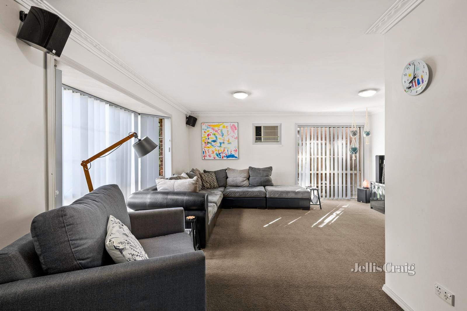 6 Olsen Close, Mooroolbark image 2