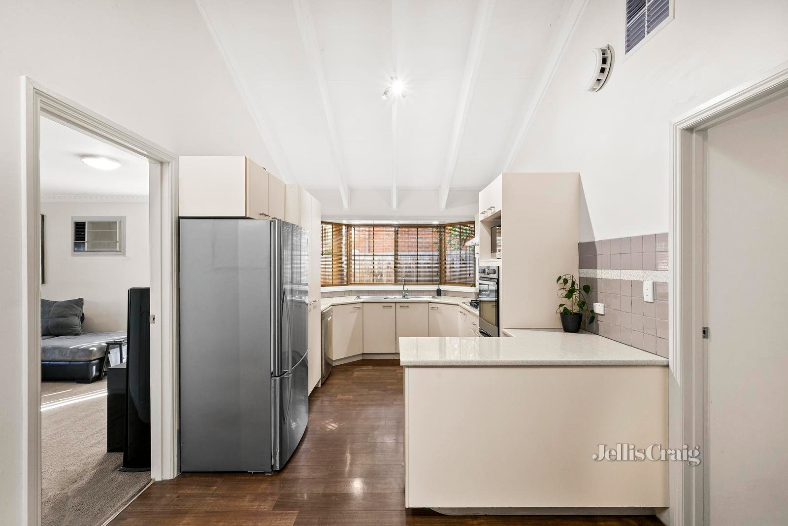 6 Olsen Close, Mooroolbark image 4