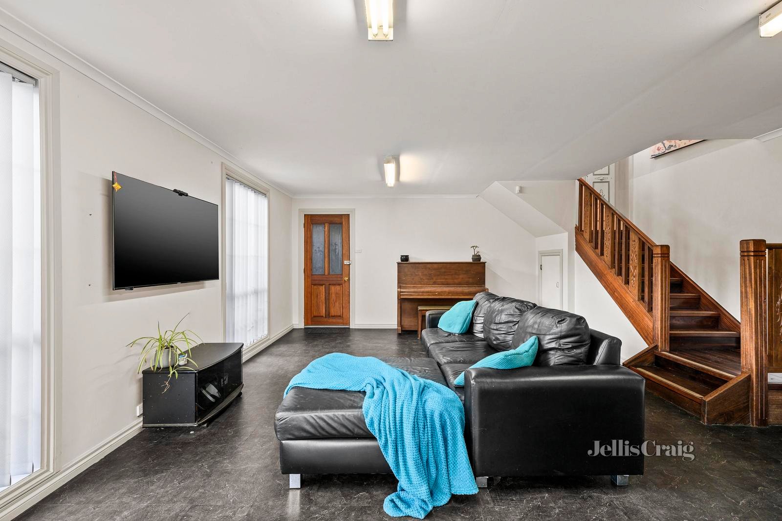6 Olsen Close, Mooroolbark image 6