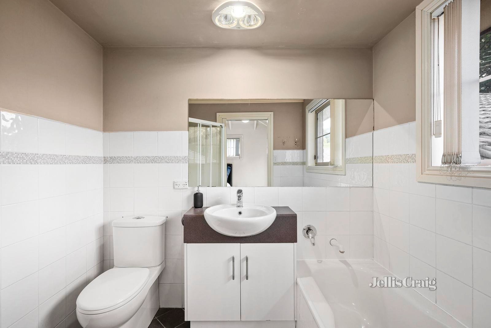 6 Olsen Close, Mooroolbark image 8