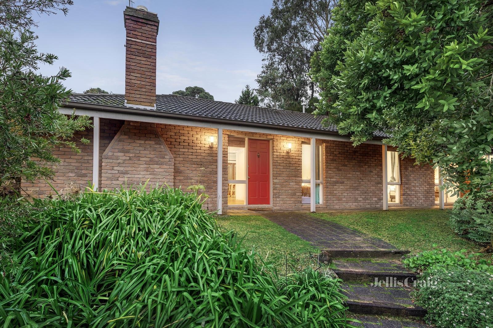 6 Orbel Court, Eltham image 3