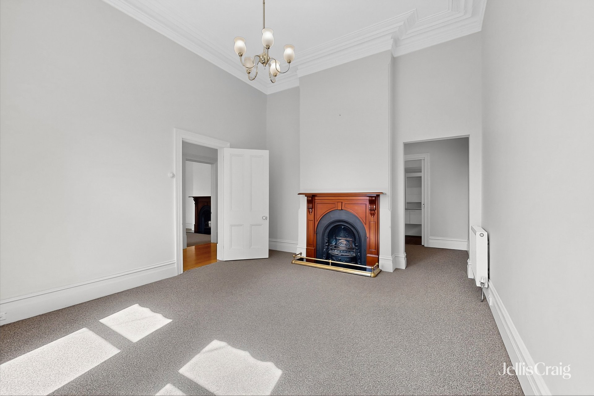 6 Osborne Close, Brighton image 2