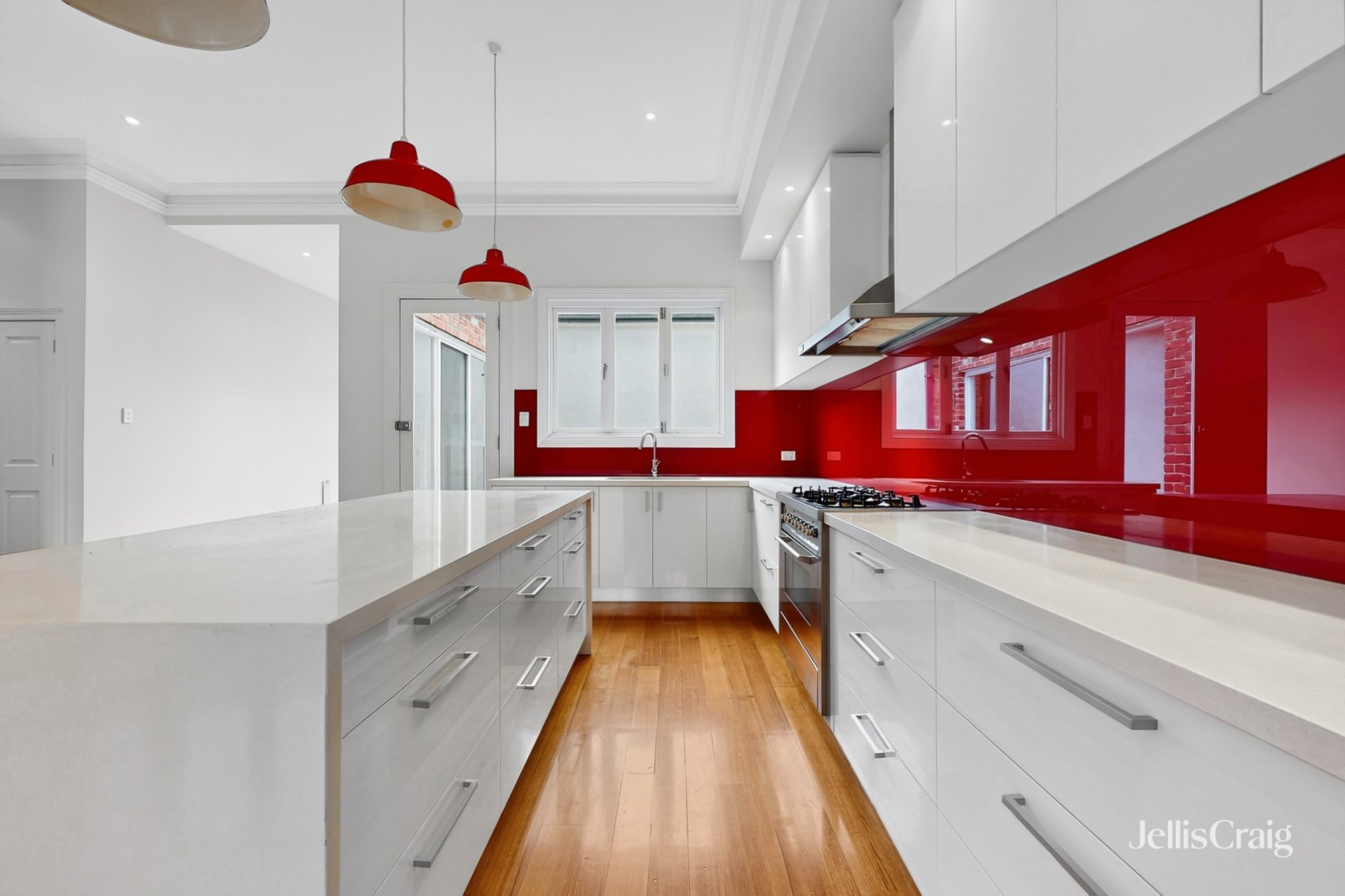 6 Osborne Close, Brighton image 6