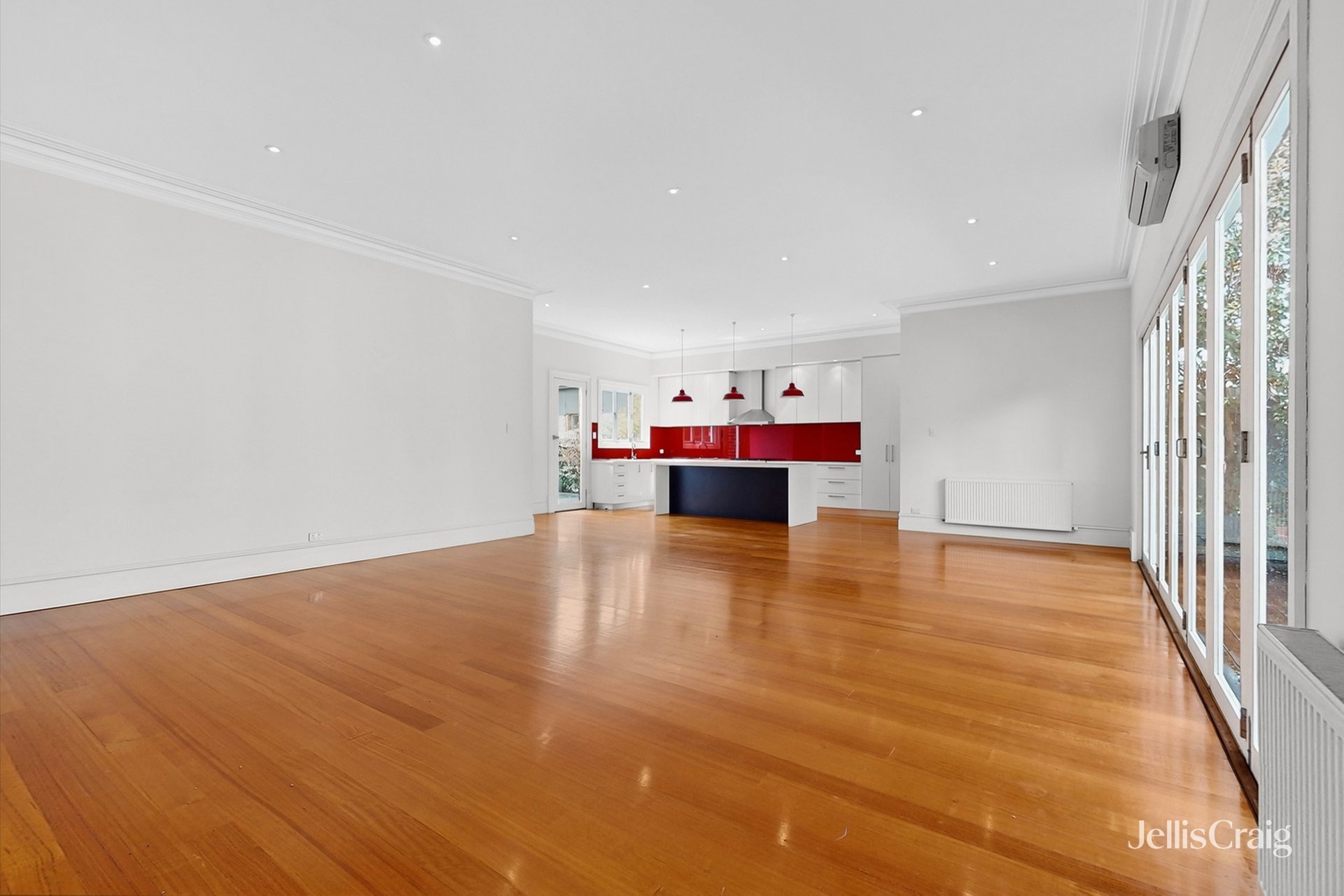 6 Osborne Close, Brighton image 4