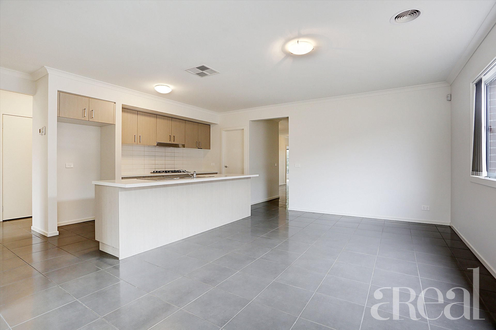 6 Ostend Crescent, Point Cook VIC 3030