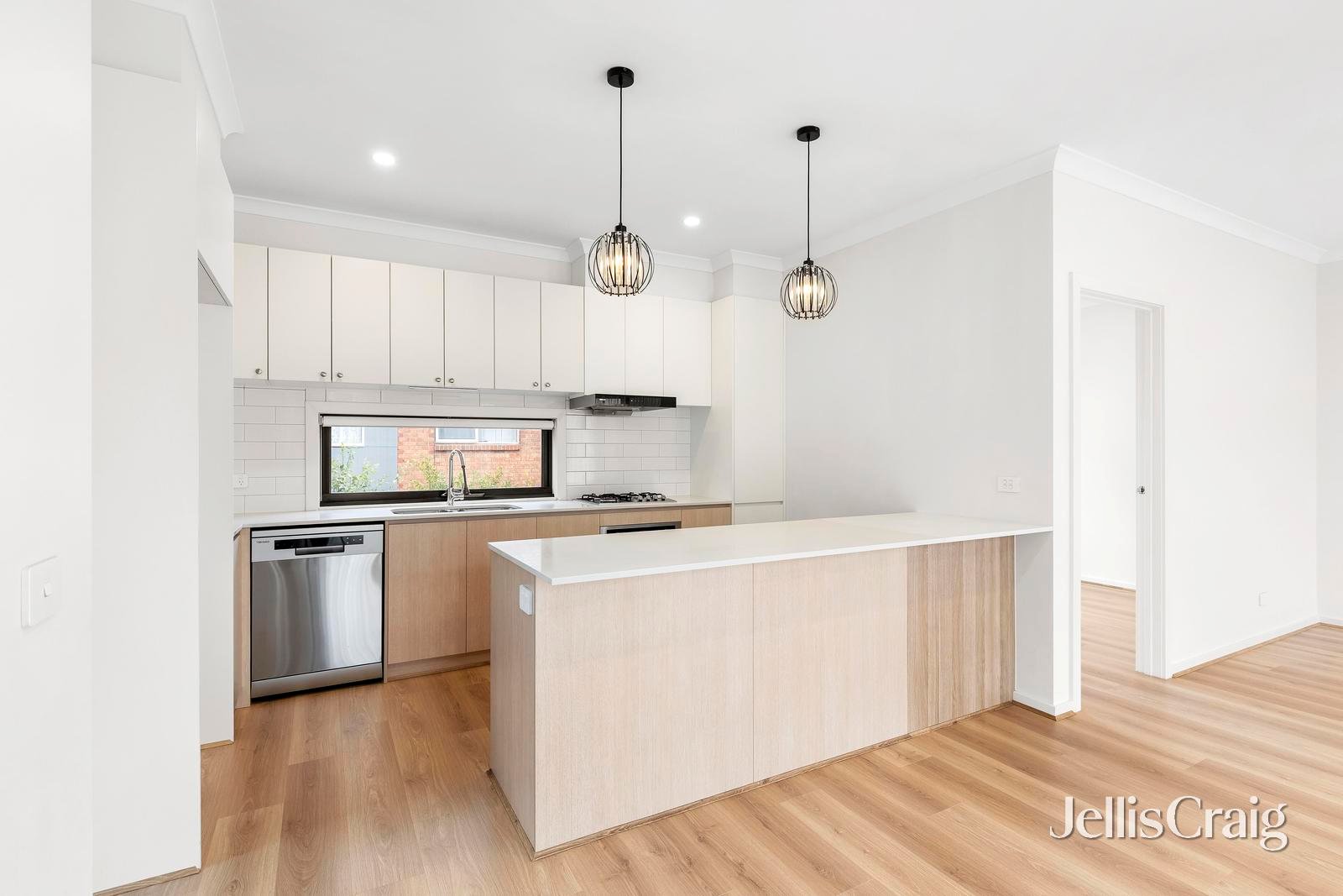 6 Parkhill Close, Mooroolbark image 6