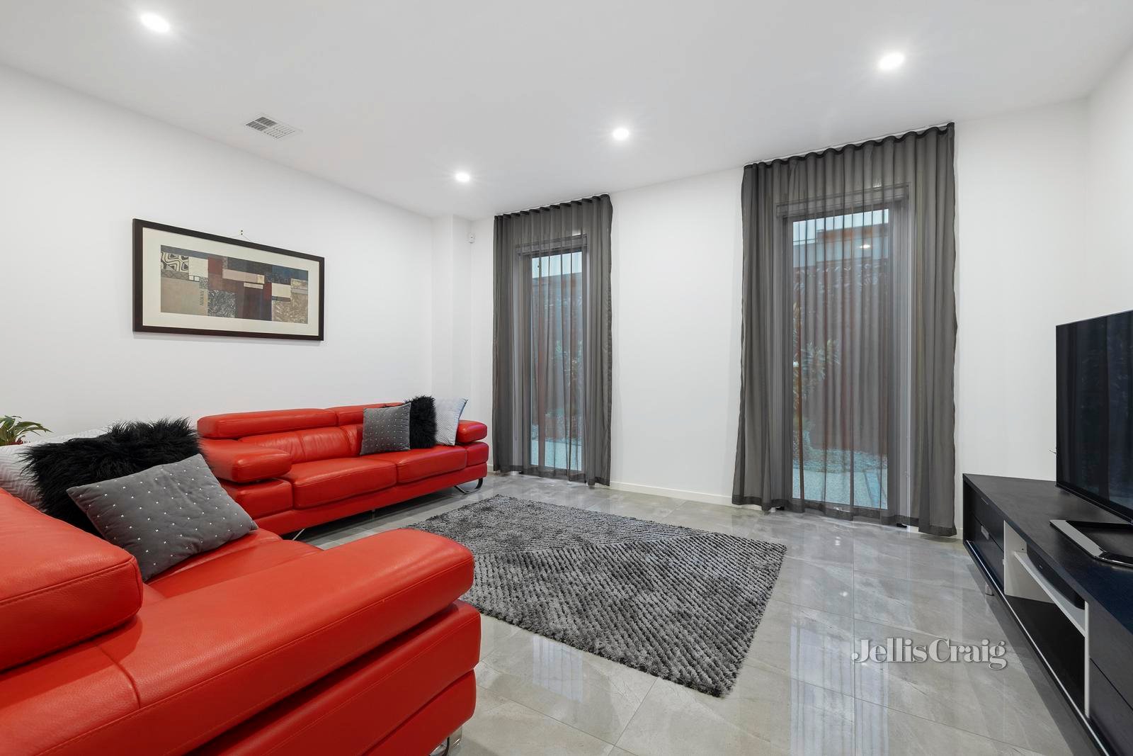 6 Pell Street, Bentleigh East image 7