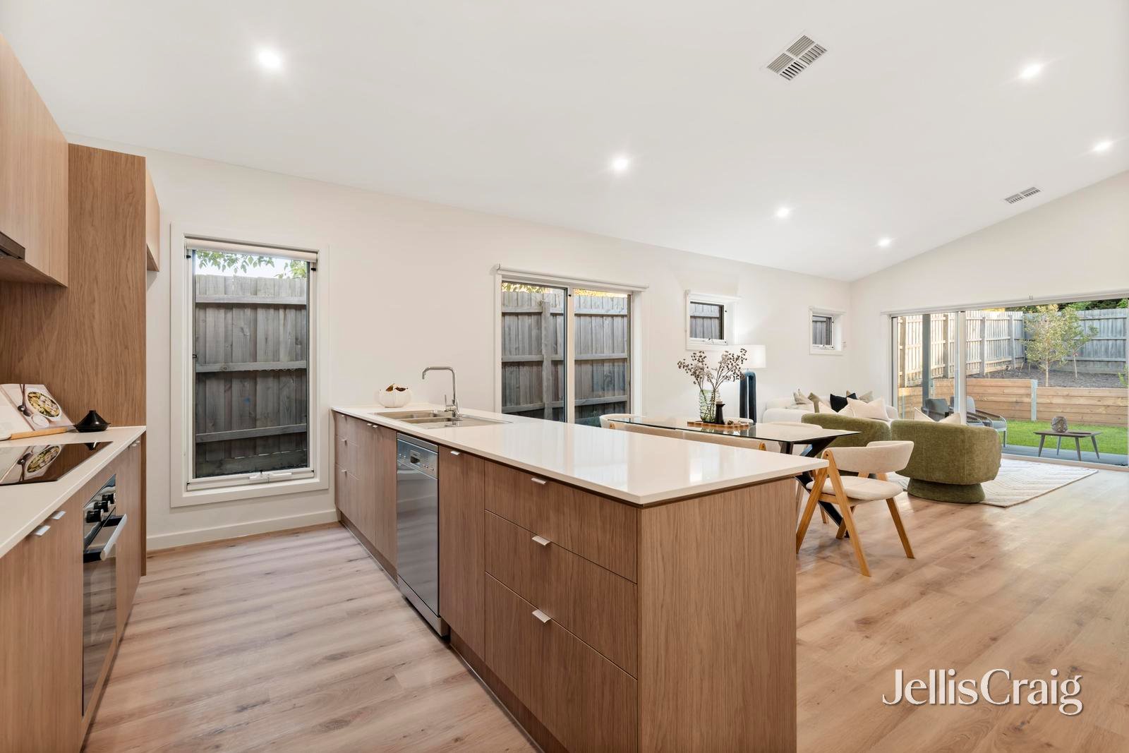 6 Pendle Place, Kilsyth image 3