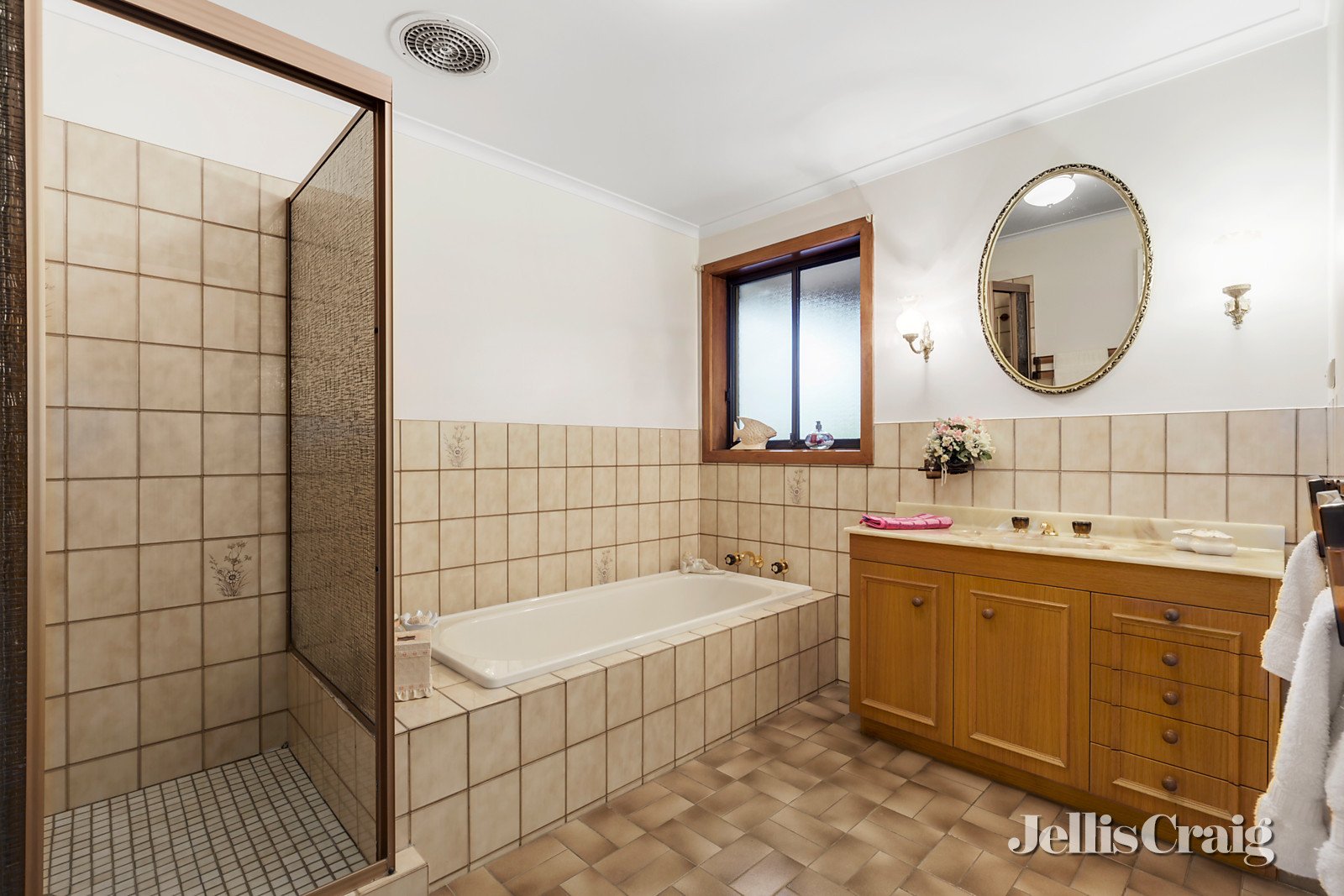 6 Pentland Court, Glen Waverley image 9