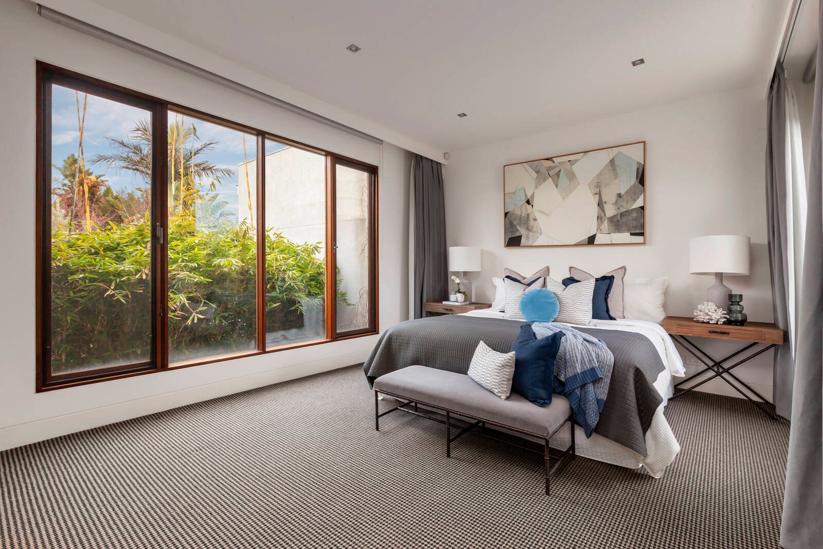 Property Gallery Thumbnail 12
