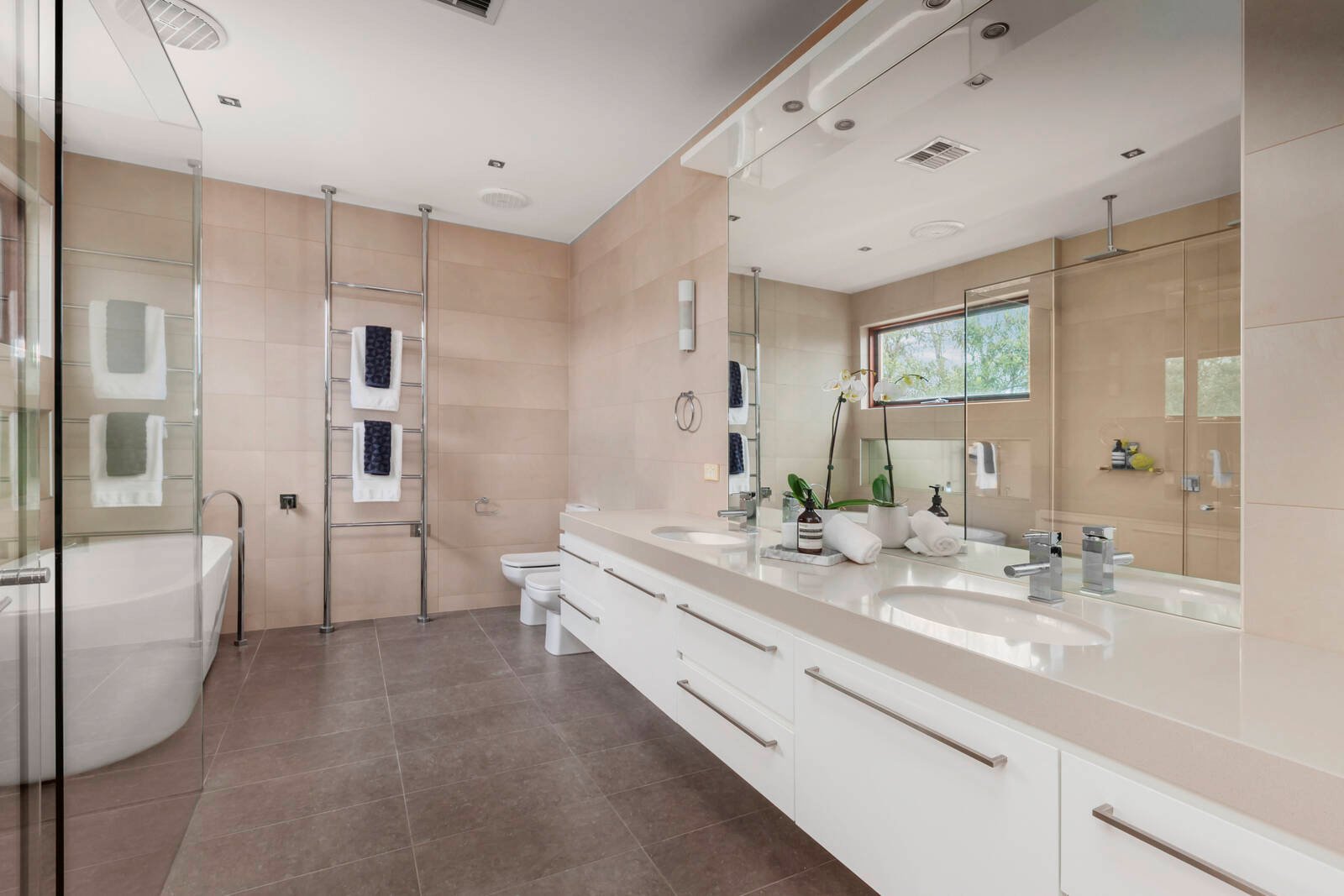 Property Gallery Thumbnail 13