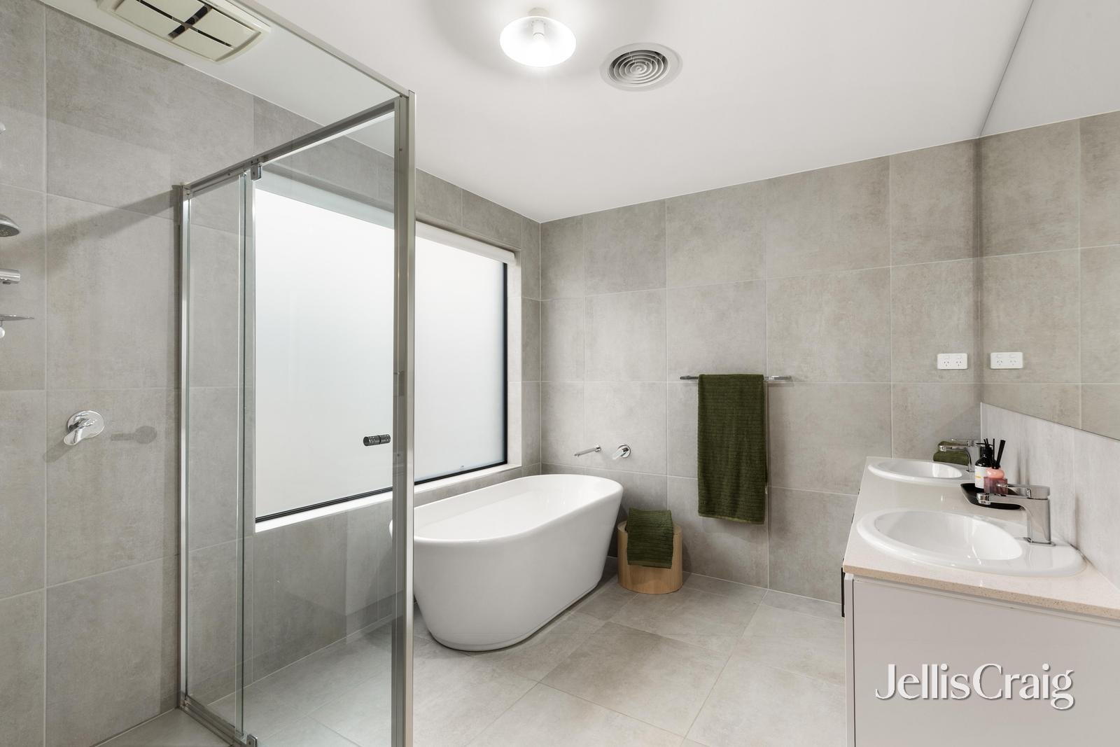 6 Pinnacle Crescent, Bulleen image 12