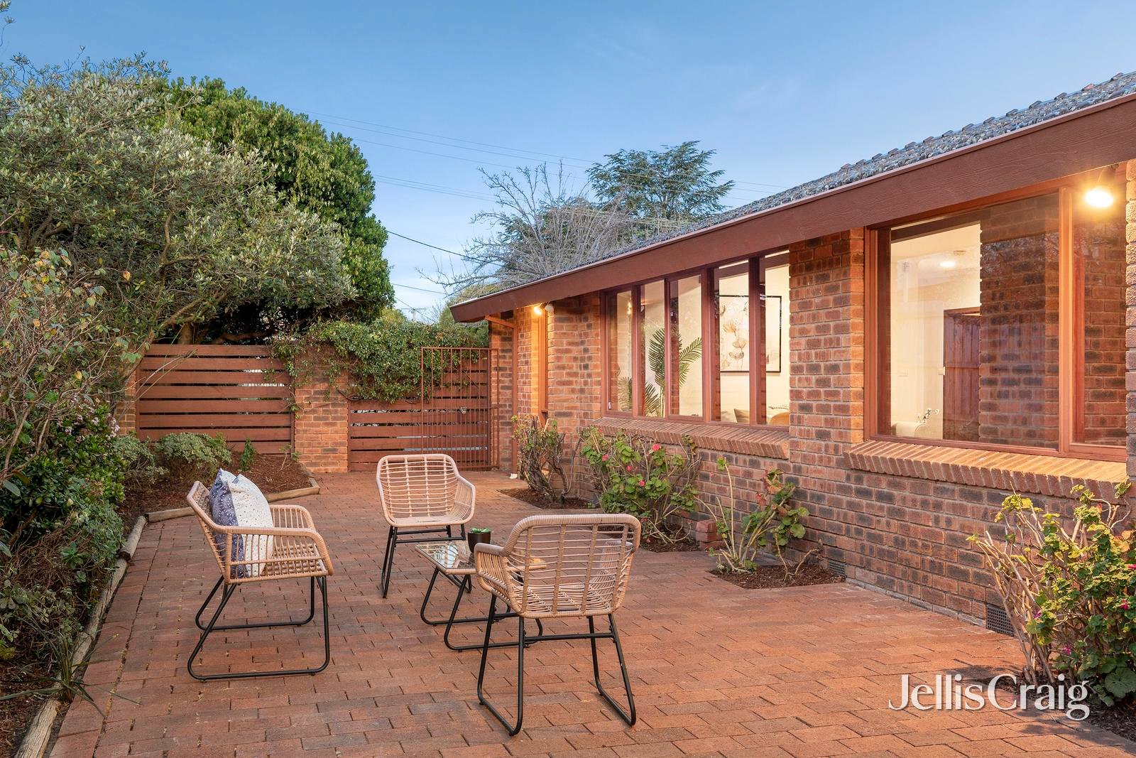 6 Pleasant Avenue, Doncaster image 14