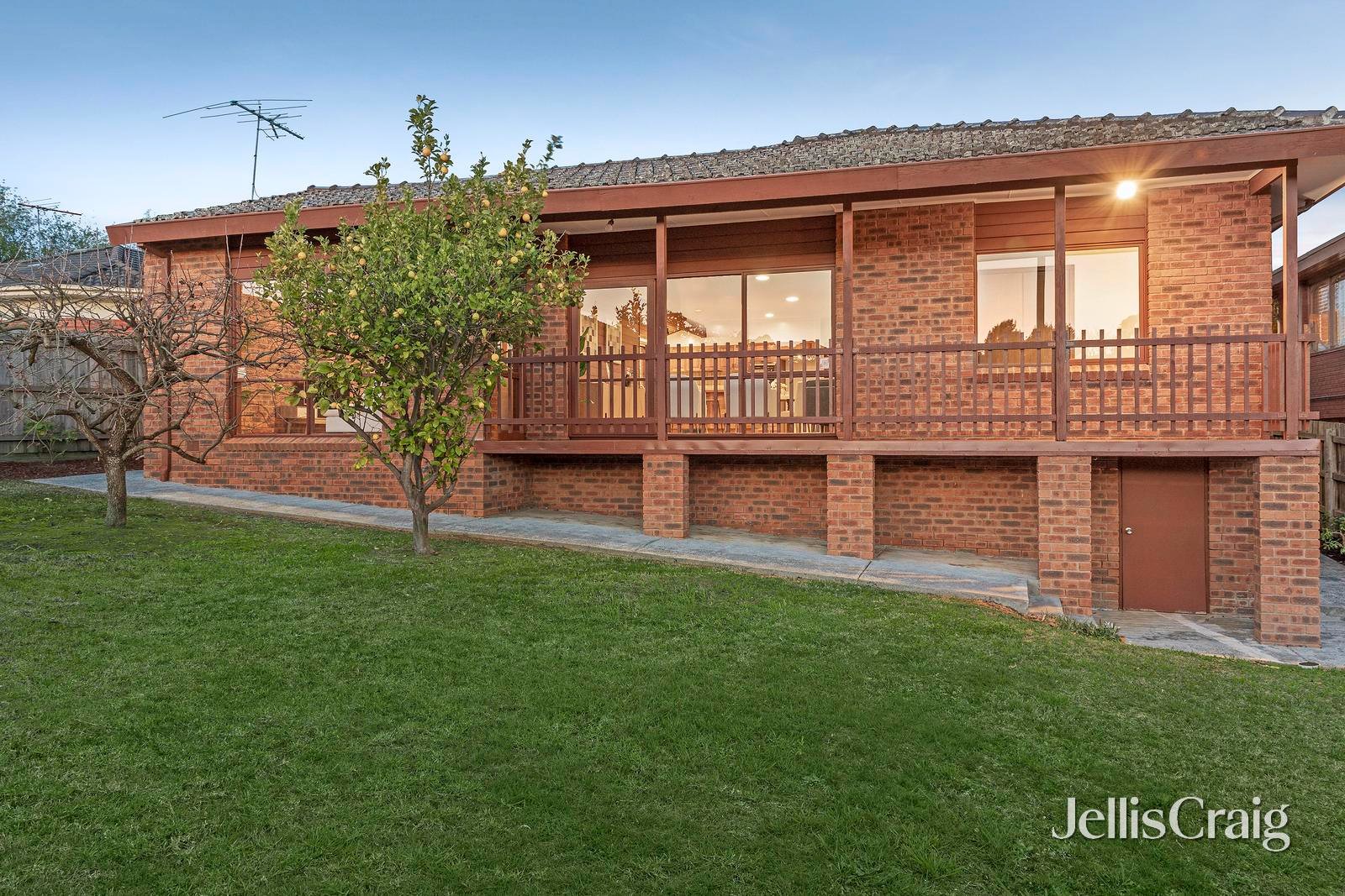6 Pleasant Avenue, Doncaster image 15