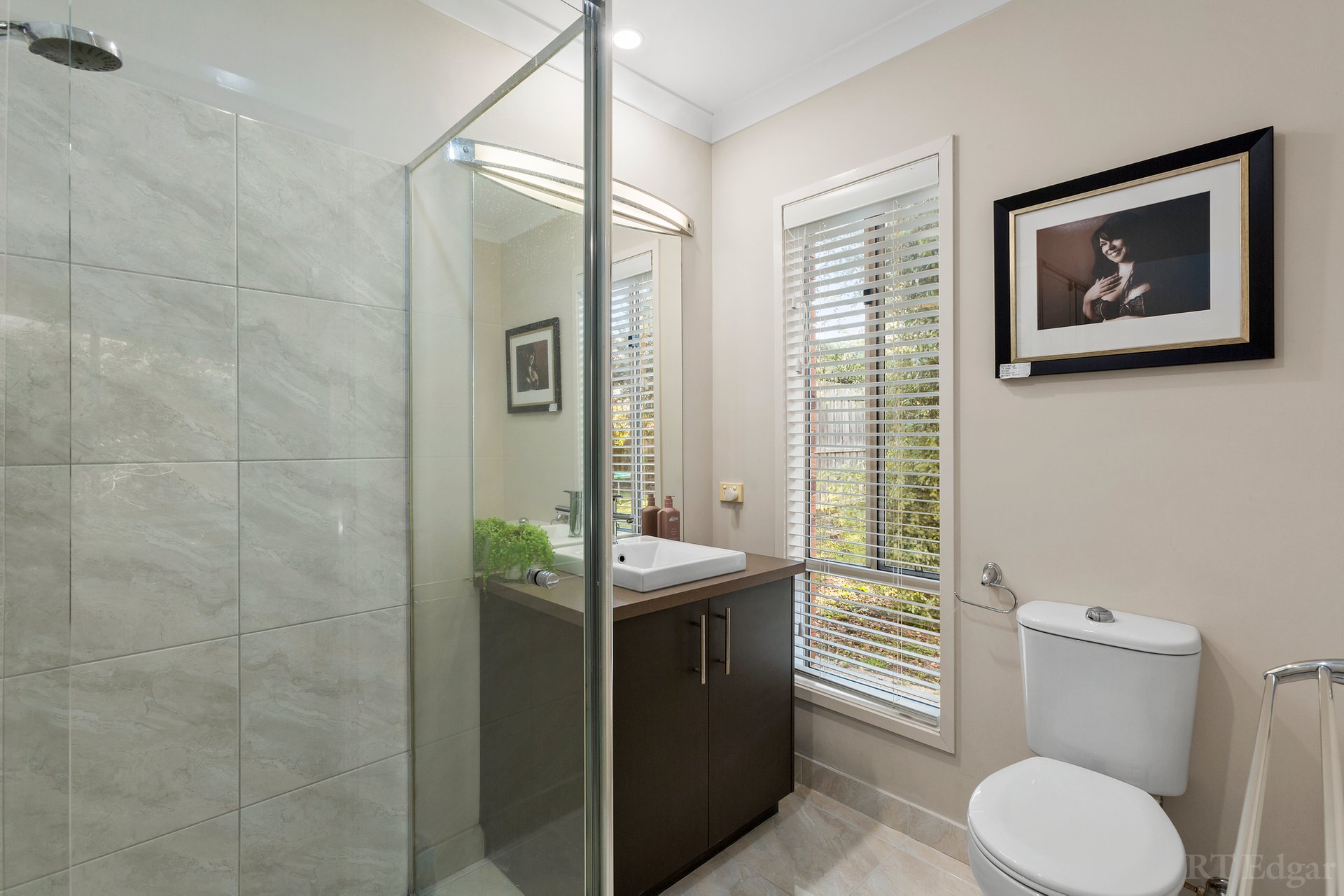 Property Gallery Thumbnail 9