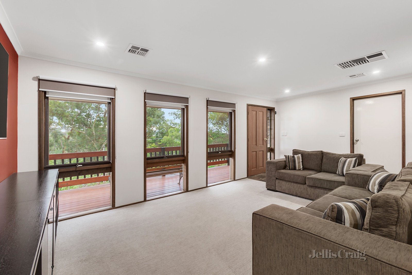 6 Price Court, Diamond Creek image 3