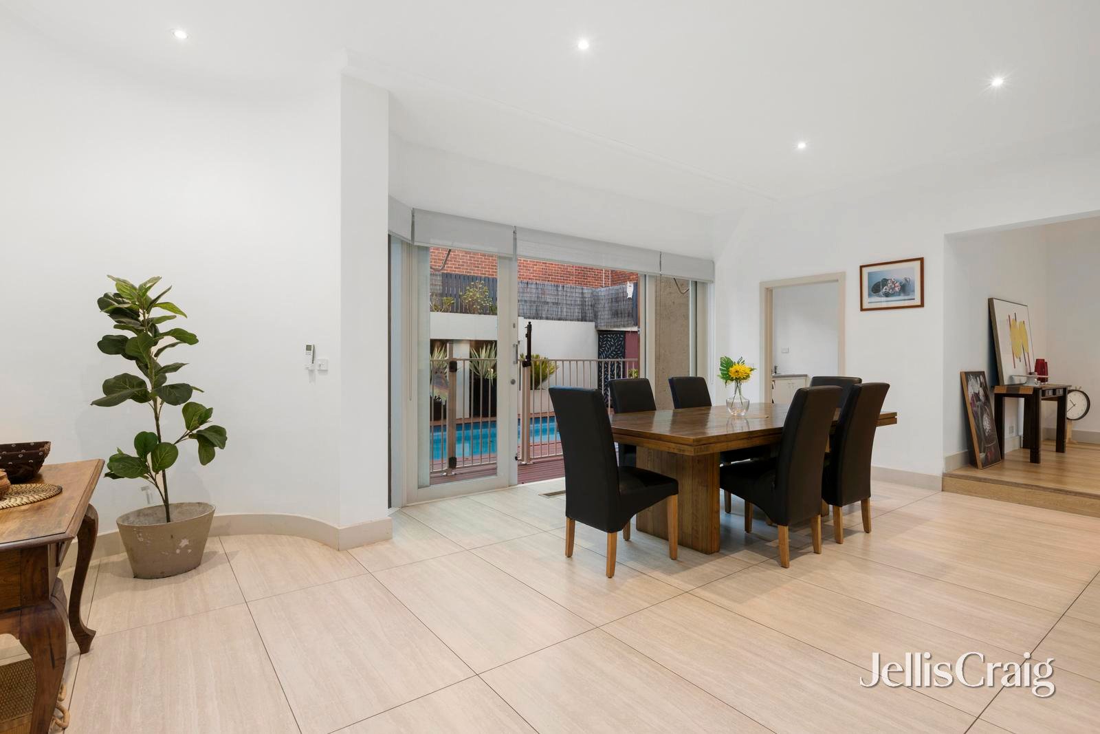6 Raphael Street, Caulfield&nbsp;North image 3
