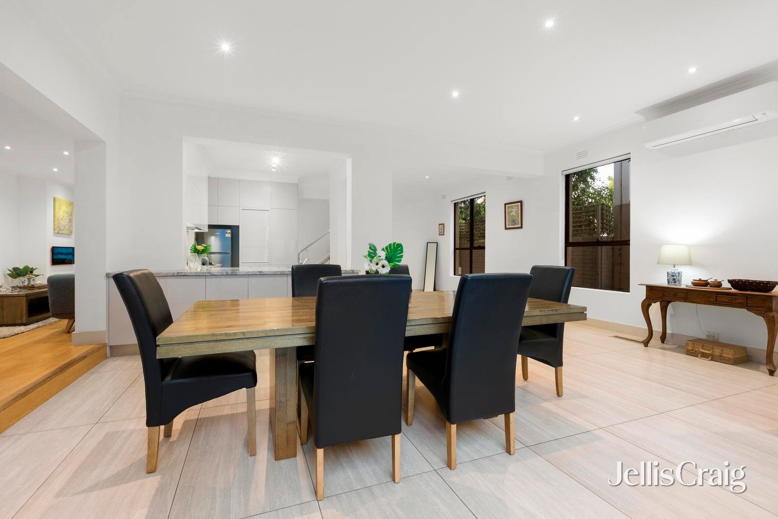 6 Raphael Street, Caulfield&nbsp;North image 5