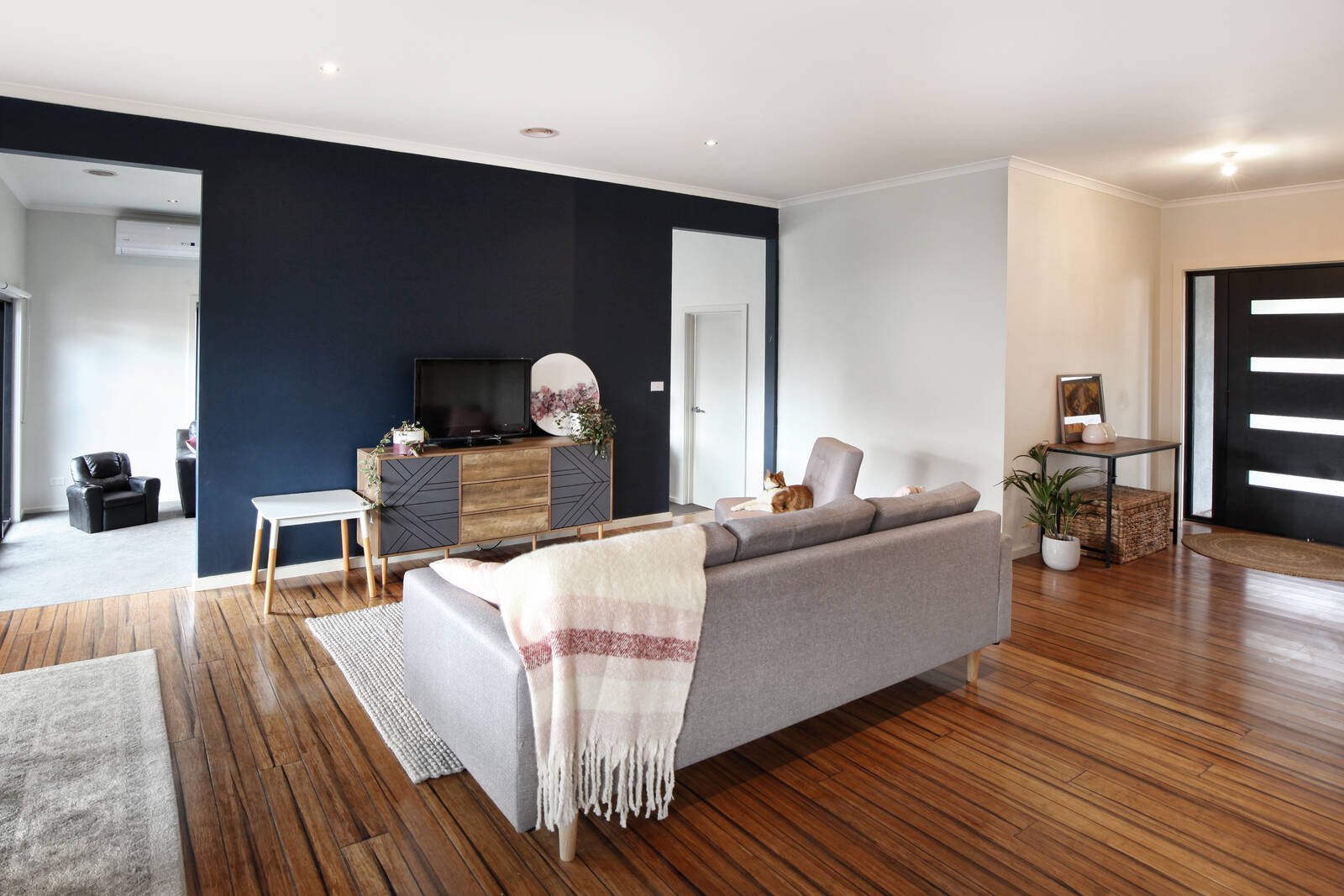 Property Gallery Thumbnail 6