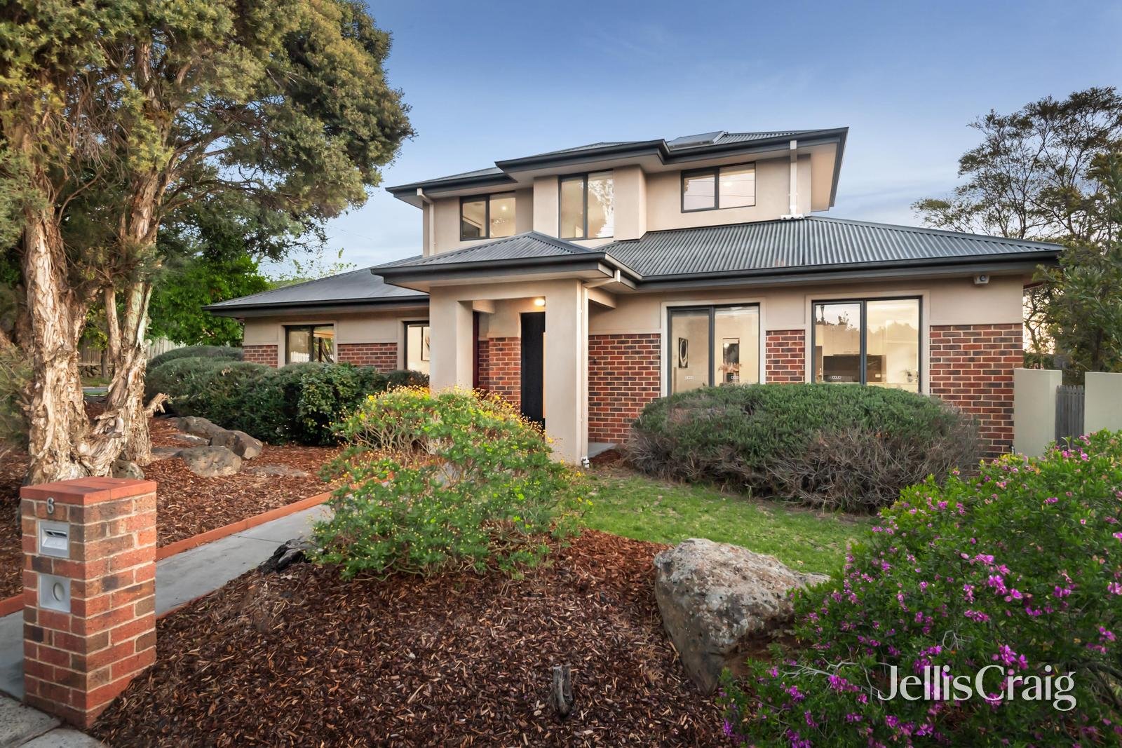 6 Renshaw Street, Doncaster East image 1