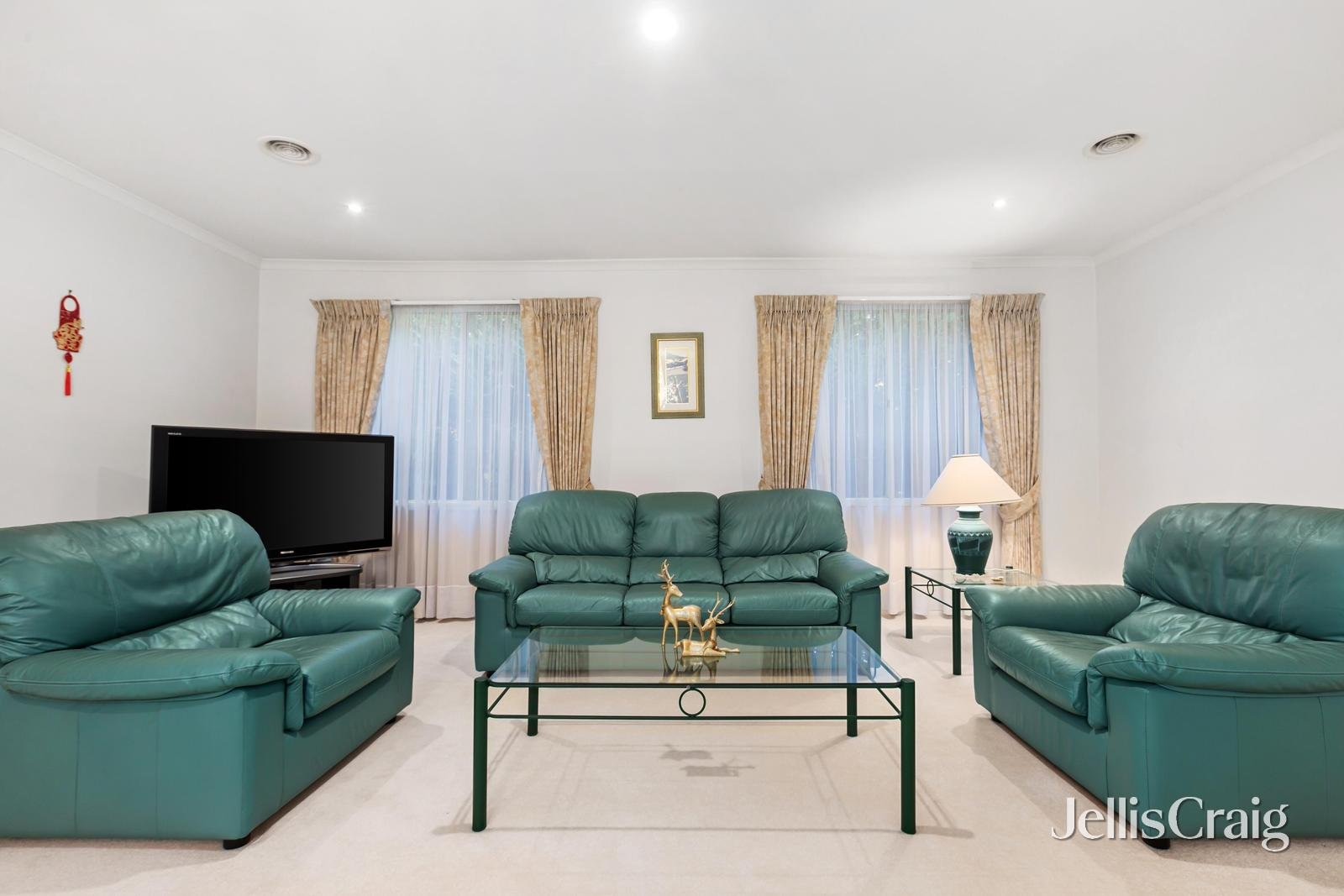 6 Robin Court, Doncaster image 2