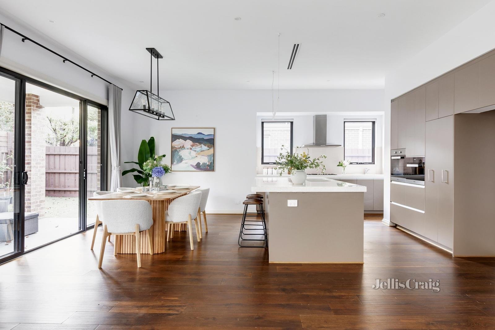 6 Roselyn Crescent, Bentleigh East image 3