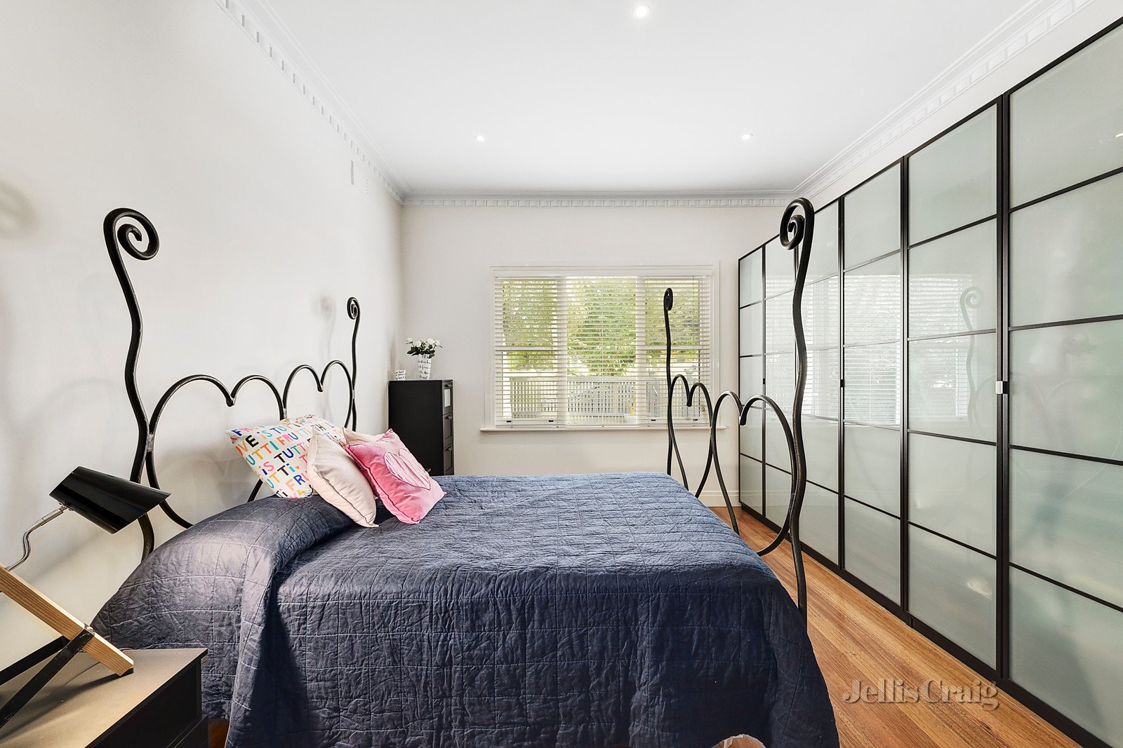 6 Ross Street, Surrey Hills image 7