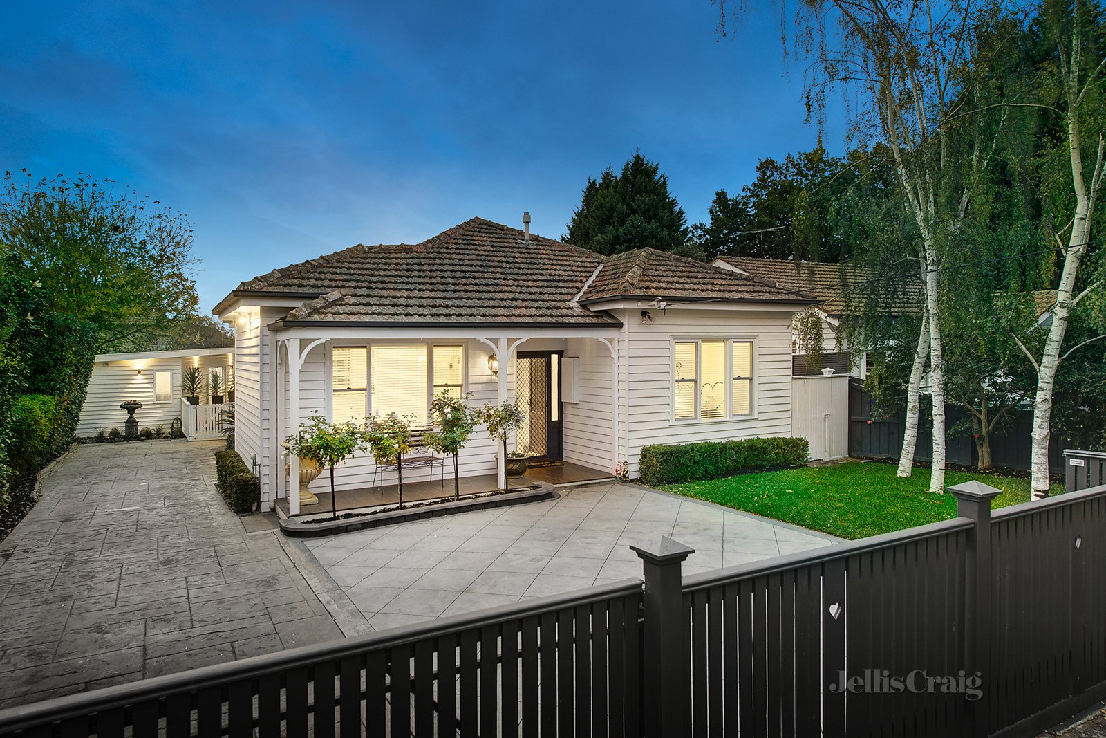 6 Ross Street, Surrey Hills image 12