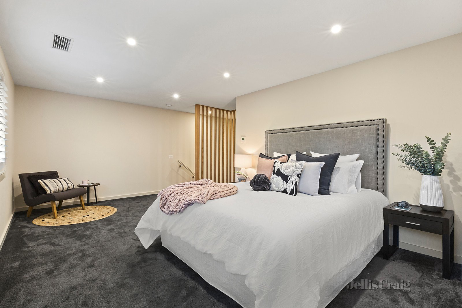 6 Roxby Close, Eltham image 4