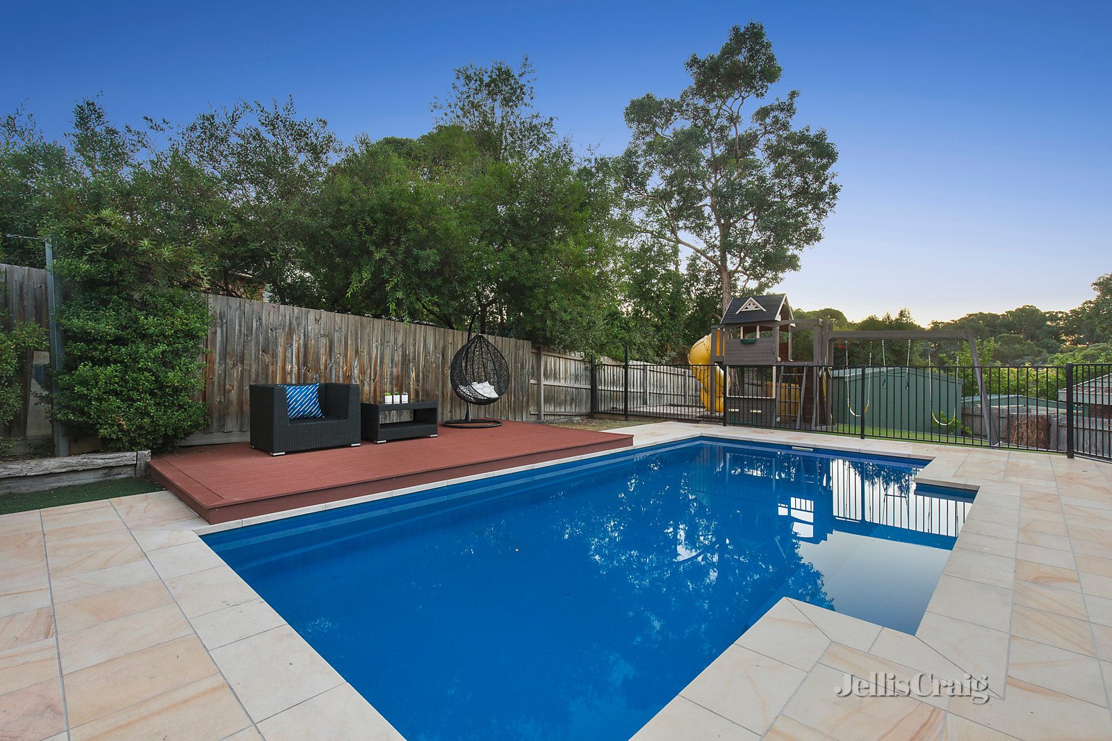 6 Roxby Close, Eltham image 10