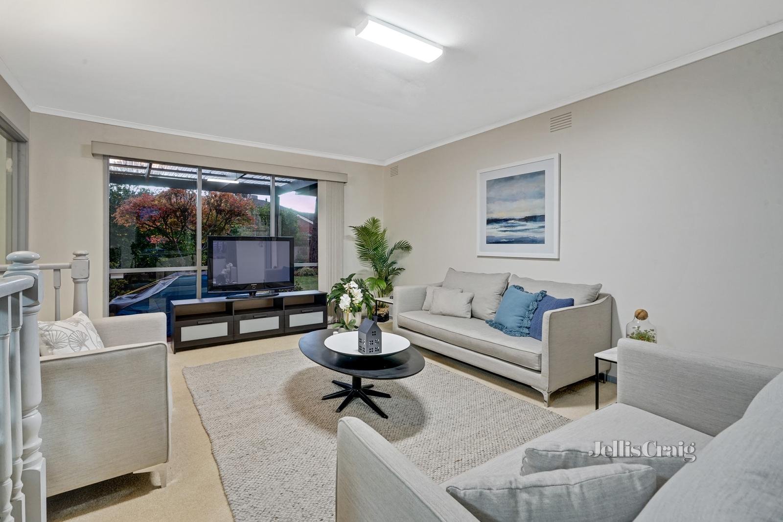 6 Roycroft Close, Glen Waverley image 2